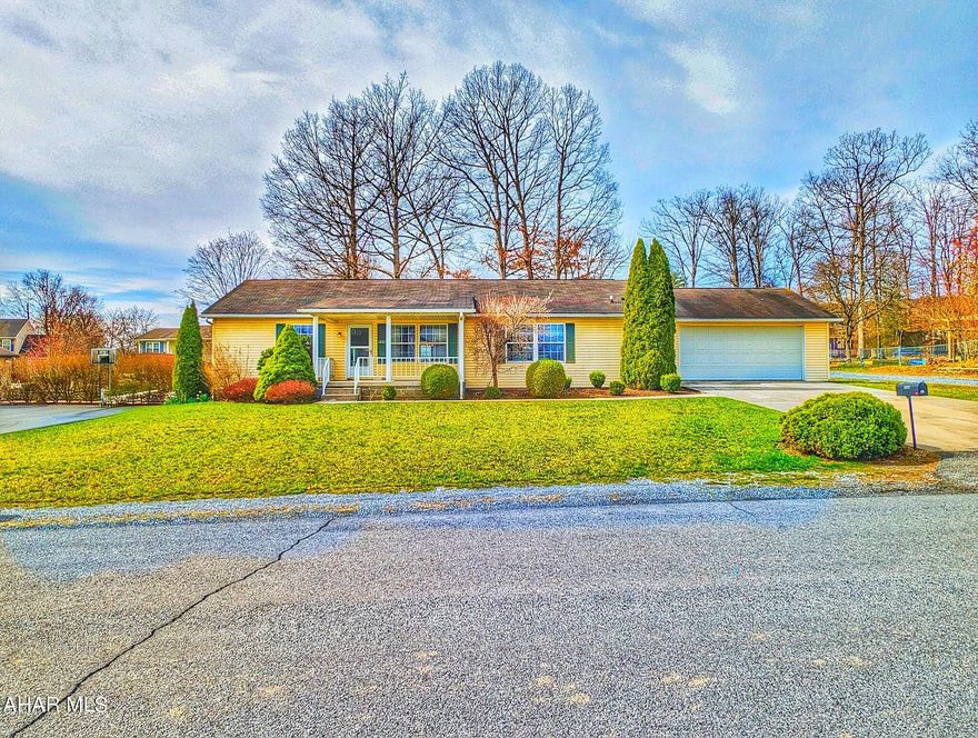 Seller lovingly named his home ''Seven Oaks'' because of the beautiful oak trees in the back yard. Landscaping was done professionally. if you are looking for one level living at its best, look no further. Open concept living /dining room , kitchen has a breakfast nook . 3 bedrooms and 2 baths. Natural gas heat with central air. Oversized 2 car attached garage. Call today to see'' Seven Oaks'' and make it yours.