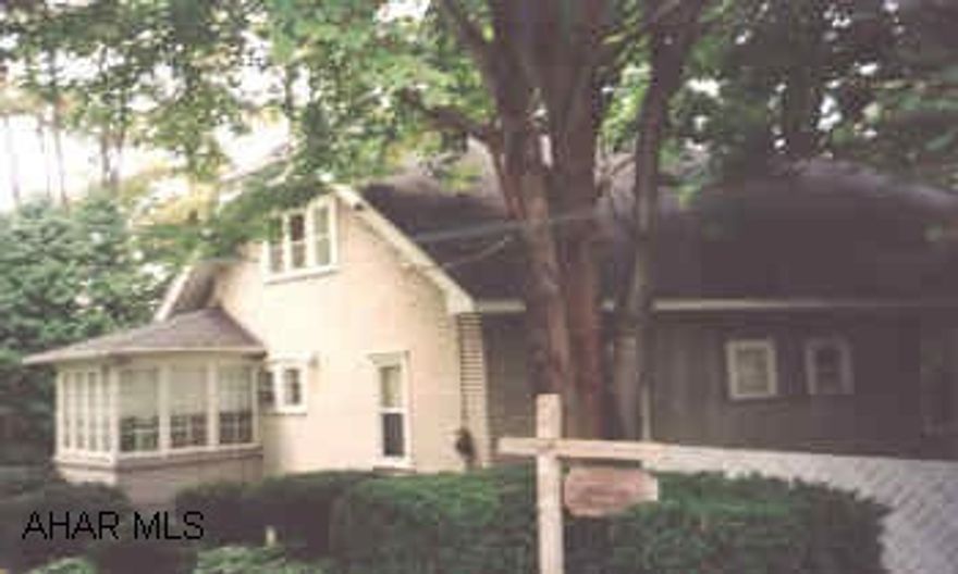 lovely two story. great location, hardwood floors showing instructions 24 hour notice, call Louann Hoffman to set all showings  *contingent upon seller finding suitable housing