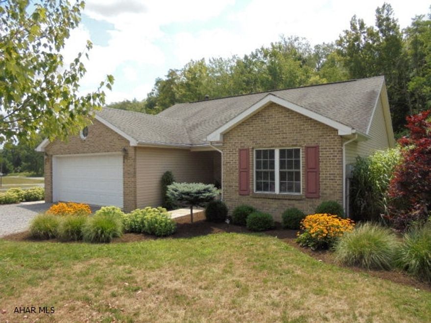 Patton- Brickwood Estates- Newer 3 BR, 2 Bath ranch, Large LR, Master BR suite w/ jacuzzi tub, 2 car attached garage. Priced to sell!