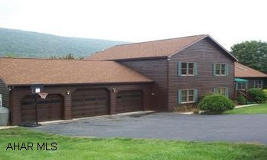 Cedar House On A Beautiful Lot, 18x36, In Ground Pool - Gazebo, Pond, & More.   Possibel 5th Bedroom. Cedar House On A Beautiful Lot, 18x36, In Ground Pool - Gazebo, Pond, & More.  Possible 5th Bedroom.