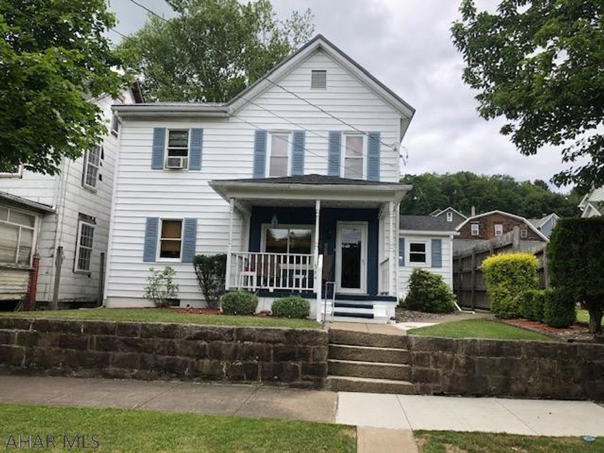 remodeled spacious 3 bedroom home