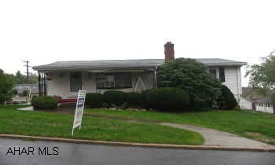 FAIRVIEW RANCHER.  MOVE RIGHT IN!  EAT-IN KITCHEN, FORMAL DINING ROOM, HARDWOOD FLOORS, FAMILY ROOM WITH WOOD STOVE, 1 CAR INTEGRAL GARAGE, SIDE PATIO, CENTRAL AIR.  NEW ROOF BEING INSTALLED.