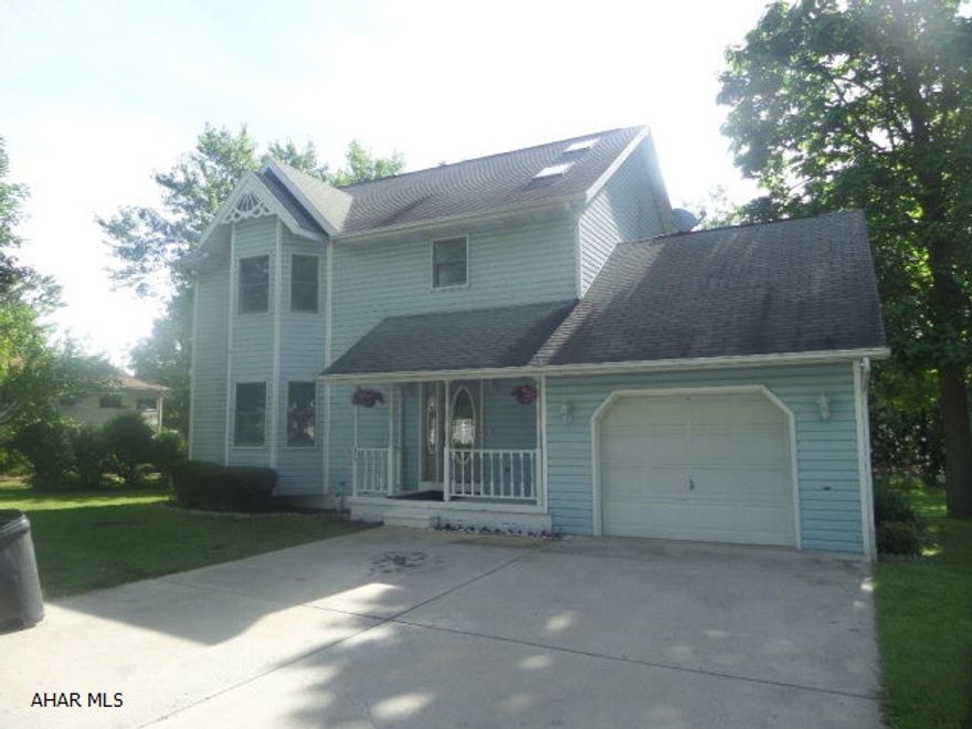 Beautiful home with large master suite on a large, flat lot in Lakemont.  This home has new flooring throughout as well as a new furnace. The home also features a large kitchen with a full dining room.  Right off the dining room is a deck that overlooks the well cared for yard.  Located in a quiet neighborhood this home is move in ready!