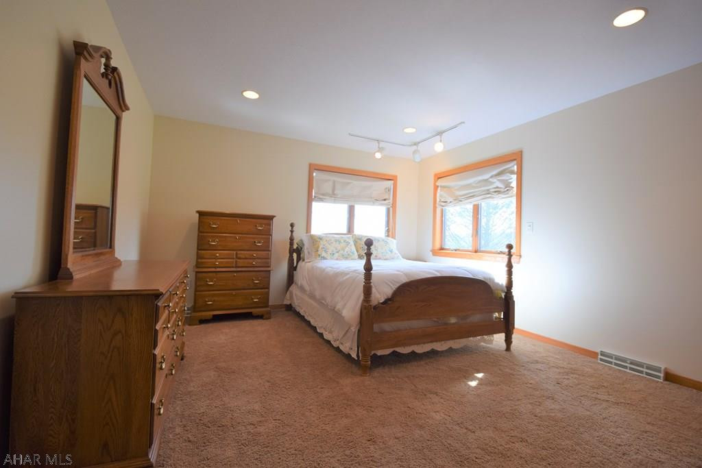 Holliday Heights - Residential