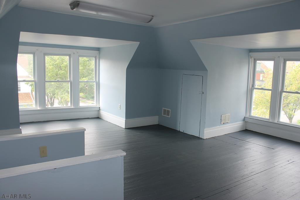 Juniata - Residential