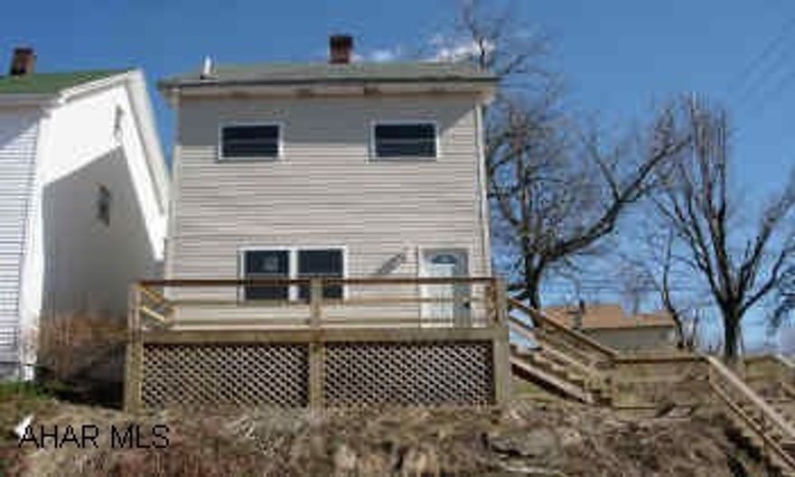 COMPLETELY REMODELED INSIDE AND OUT! HUGE KITCHEN, LARGE CORNER LOT, OFF STREET PARKING POSSIBLE.  REALTOR OWNED.  $61,900.  CALL CRYSTAL 946-4343 X164.