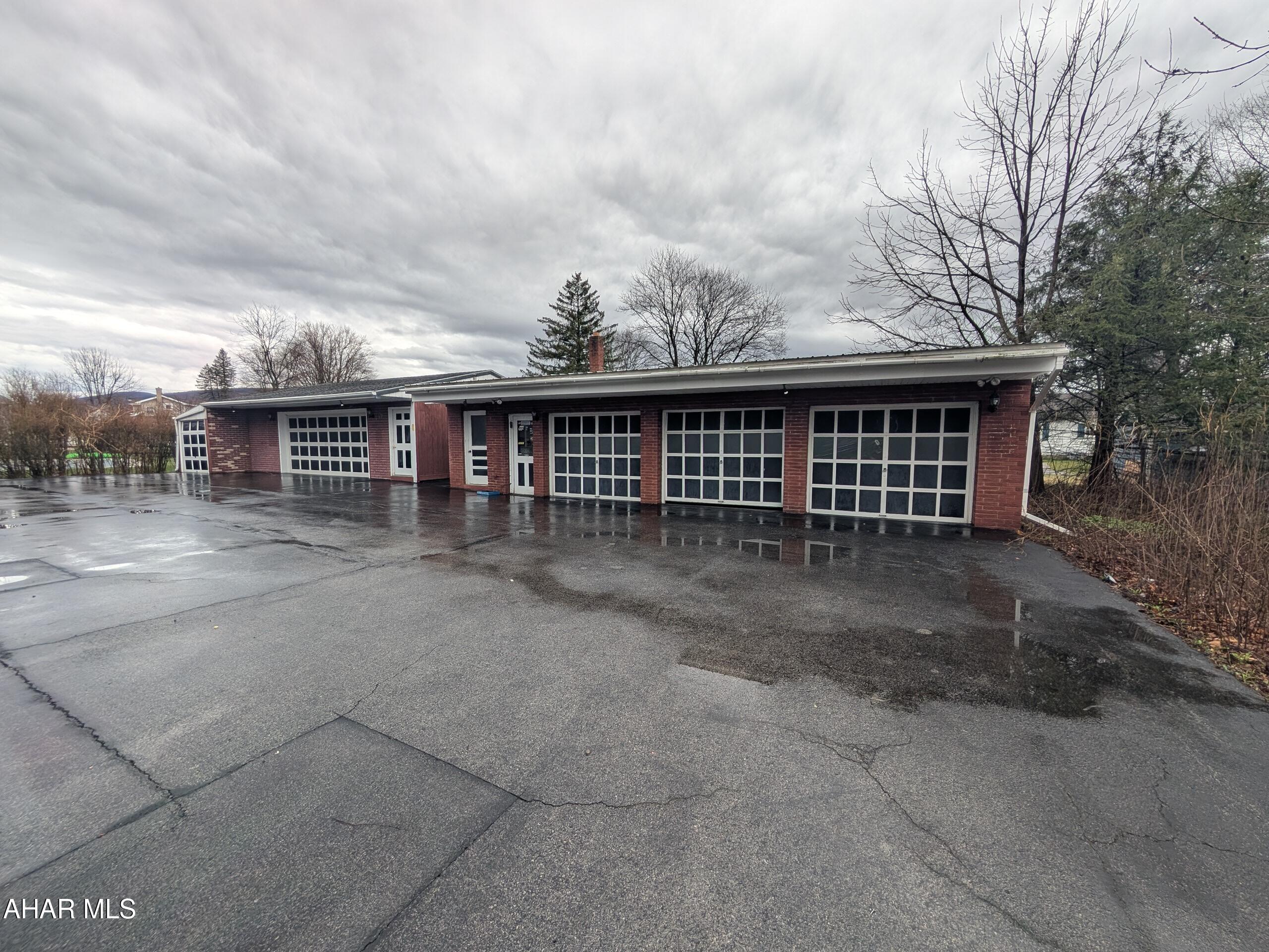 Llyswen - Residential