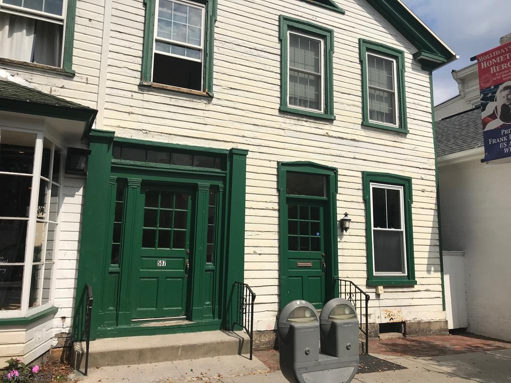 Unknown - Commercial Lease