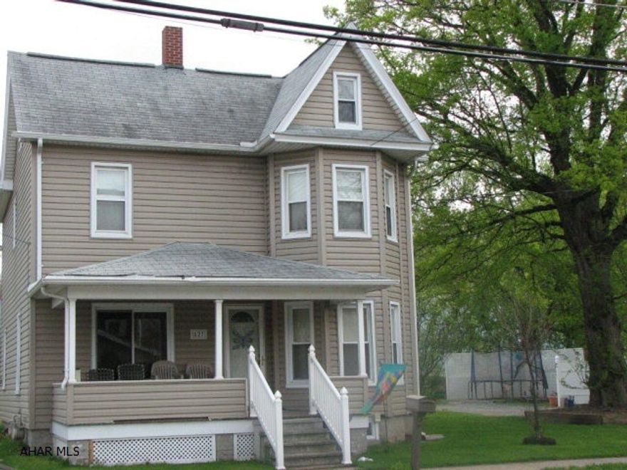 Exceptionally nice 4 bedroom, 1 1/2 bathroom home in Hollidaysburg School District.  Newer oak cabinets and large eat-in  kitchen, Newer vinyl siding, windows, and flooring.  Formal dining,Spacious living room, and first floor laundry. Spacious rear, private yard and off street parking.  Priced to sell!!  Could have commercial use.  Off street parking.