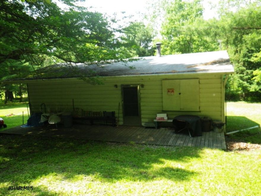 Burnside; 3 BR fully furnished hunting cabin on 2.84 acres in the country. Public utilities. Lots of game animals. Some timber