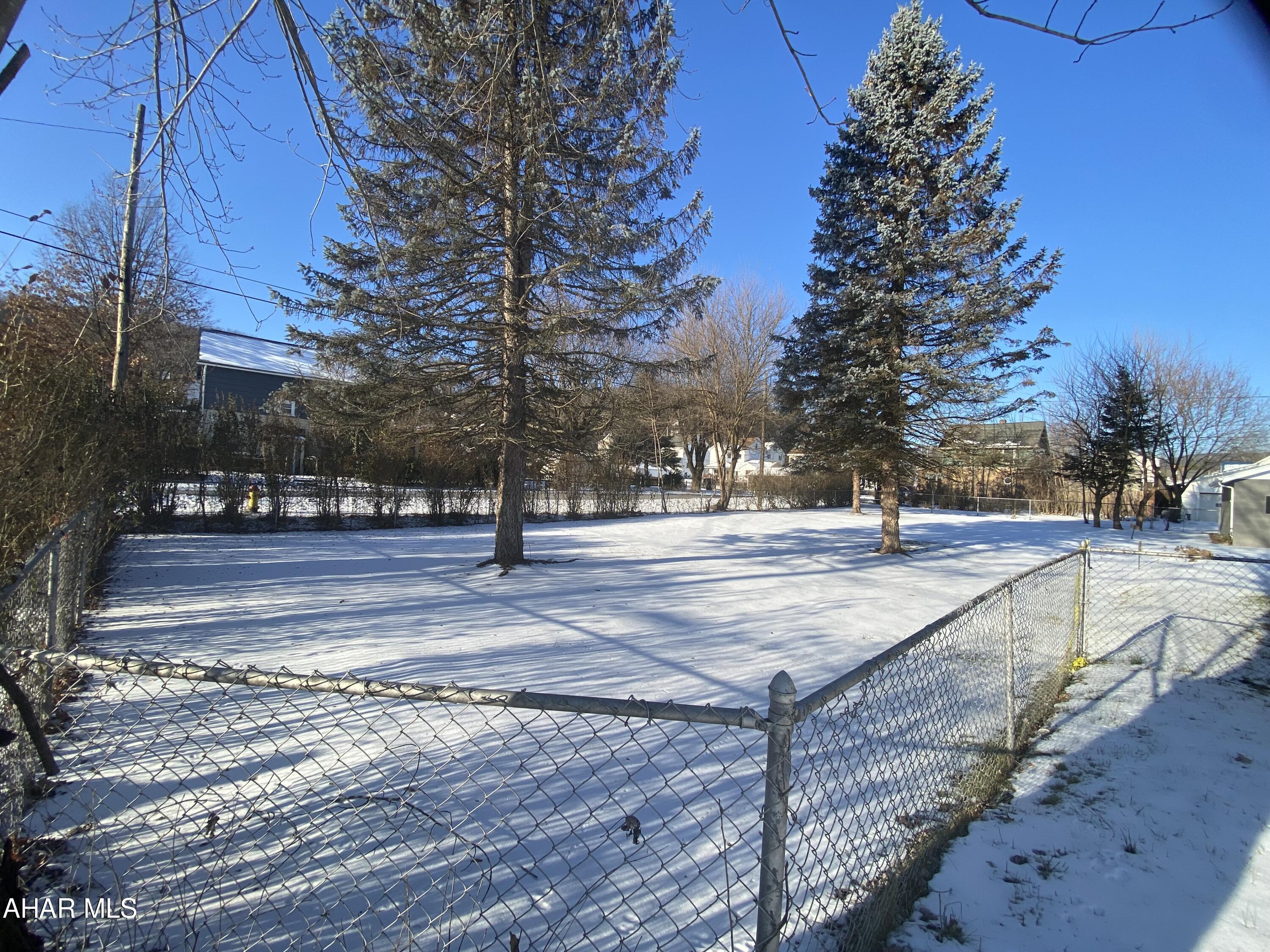 Toy Town - Commercial Sale