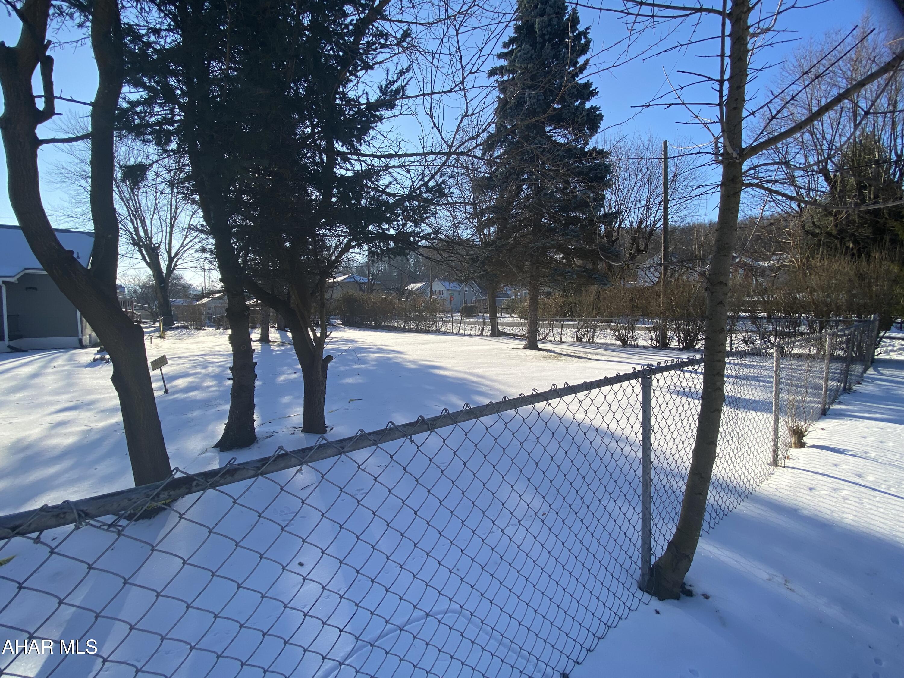 Toy Town - Commercial Sale