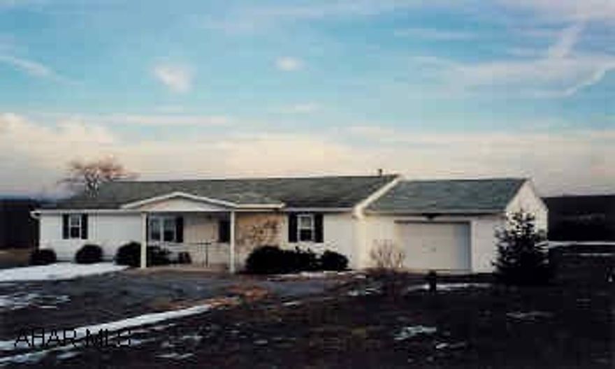 1Story 4 Bedroom home, 2 full baths, attached garage, deck.  Nice view.  Nice Starter Home.