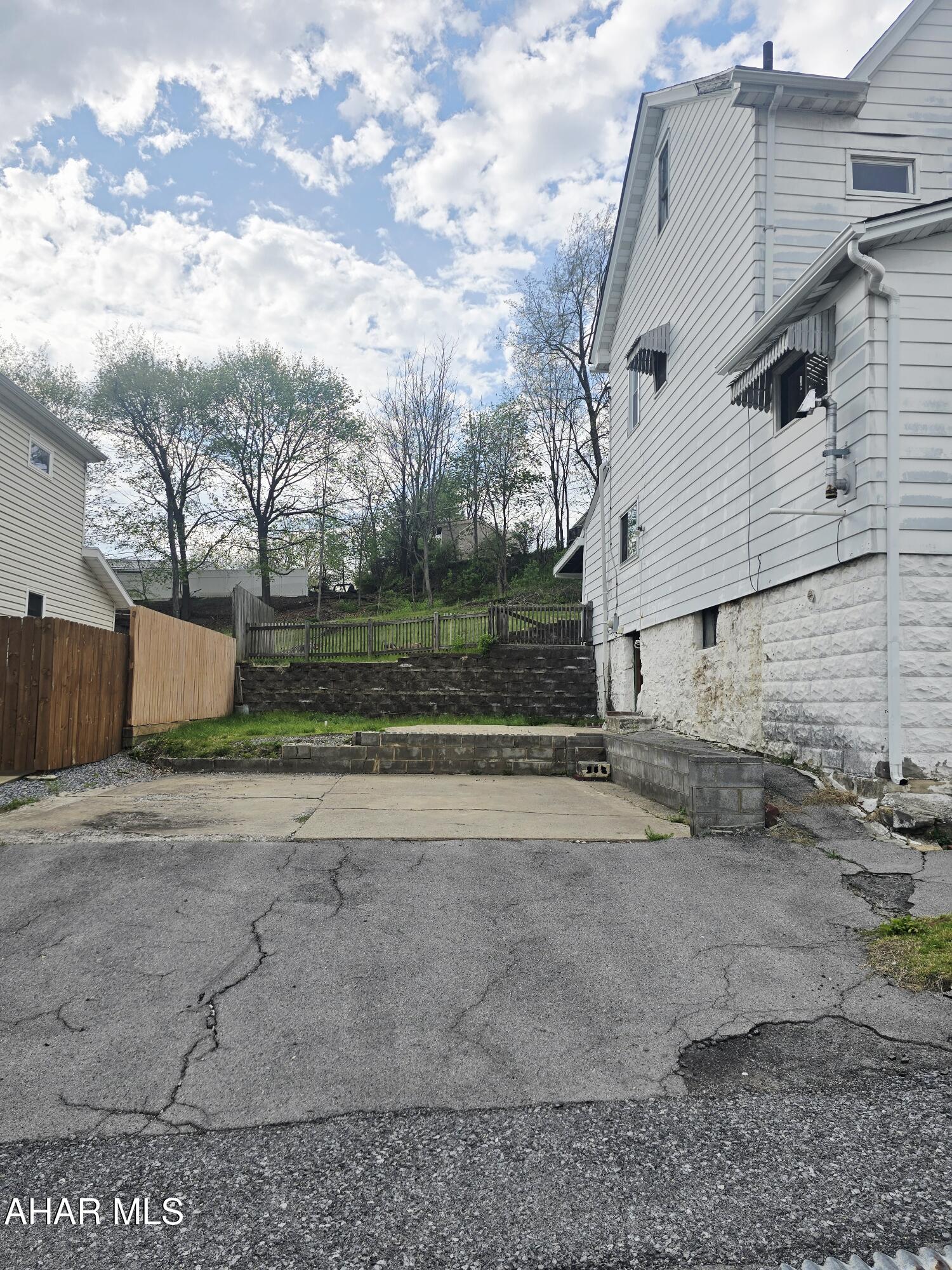 Juniata - Residential