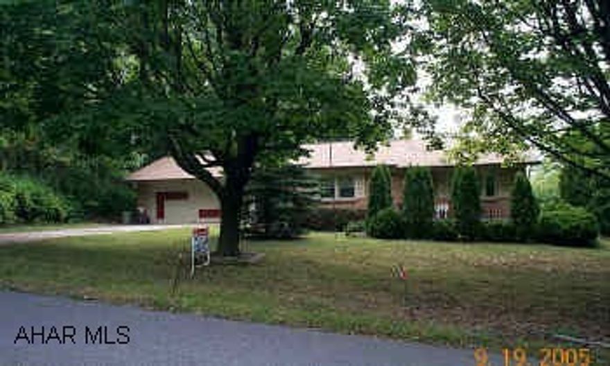 Well maintained one story - with Hardwood floors - Maintenance free exterior - New windows and roof '03.  Well maintained one story - with Hardwood floors - Maintenance free exterior - New windows and roof '03.