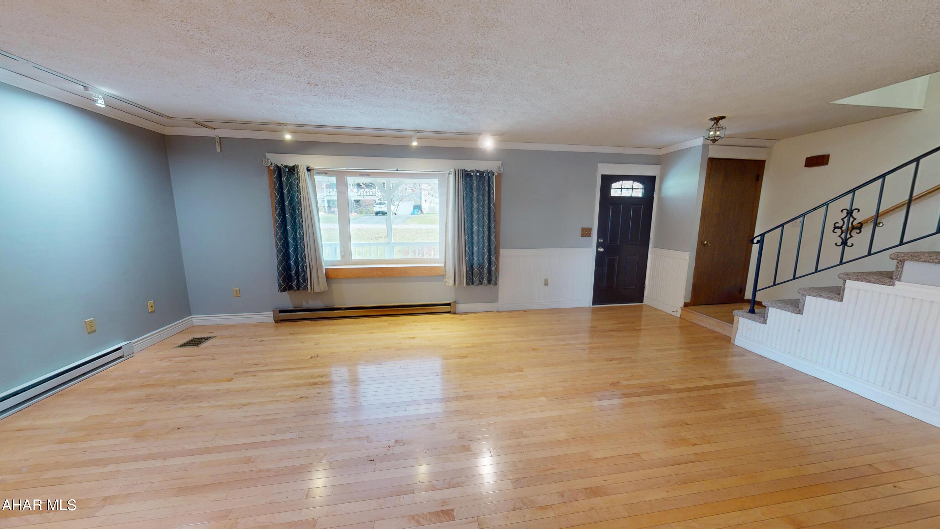 Rolling Hills - Residential