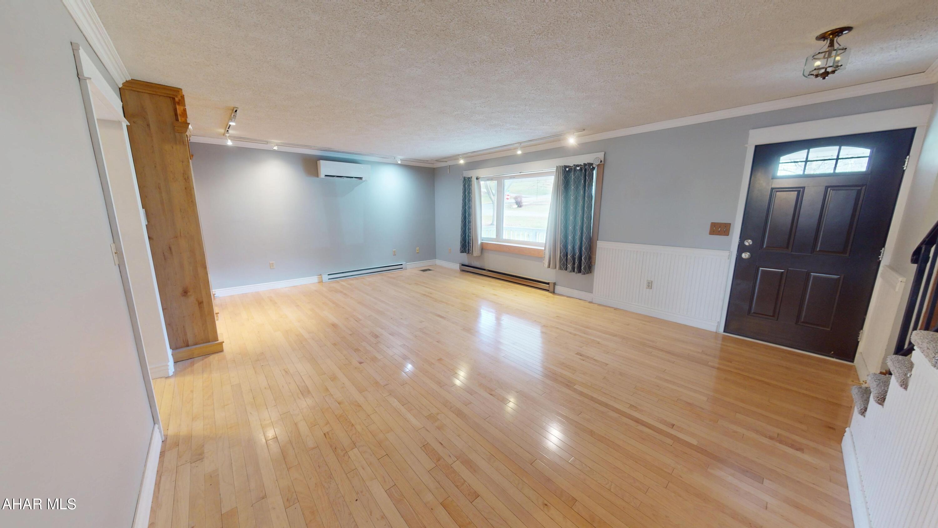 Rolling Hills - Residential