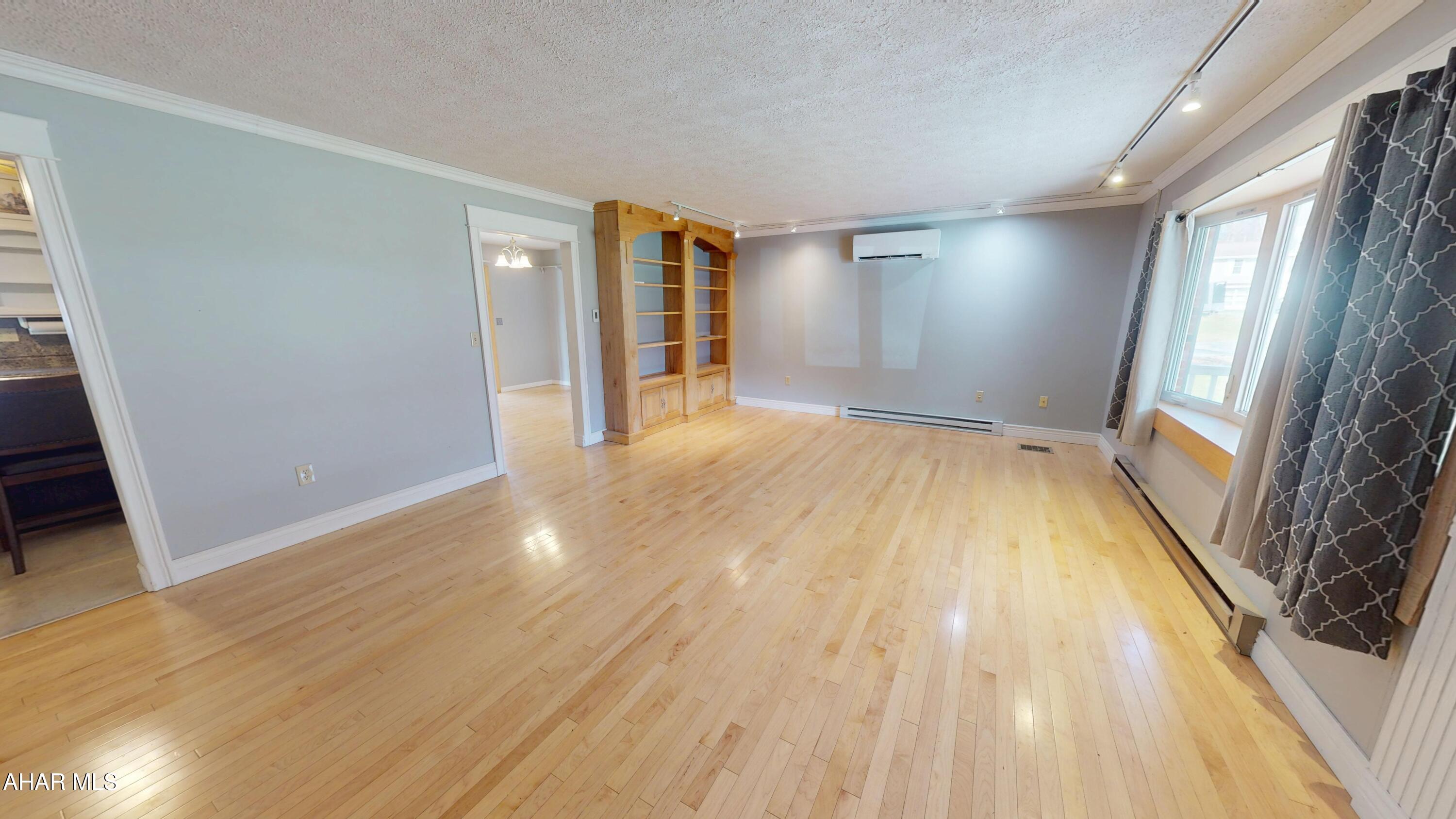 Rolling Hills - Residential