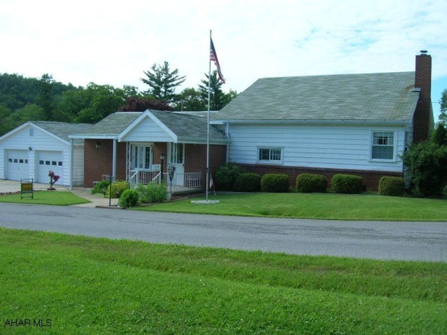 4BR ranch in move in condition. Includes family room, finished garage and large level lot.