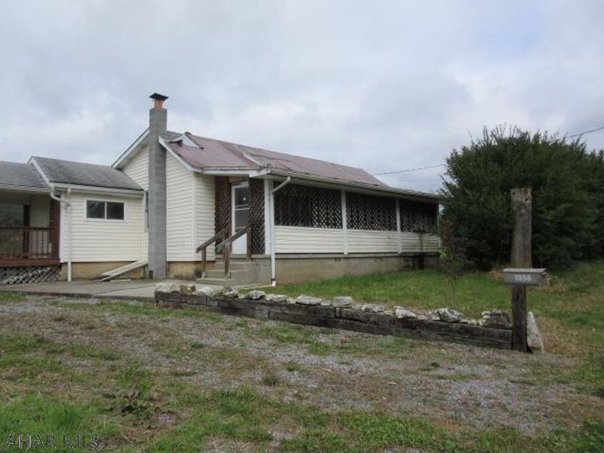 Seller will not complete any repairs to the subject property, either lender or buyer requested.  The property is sold in AS IS condition. This property eligible under Freddie Mac First Look Initiative through 1/29/2018.