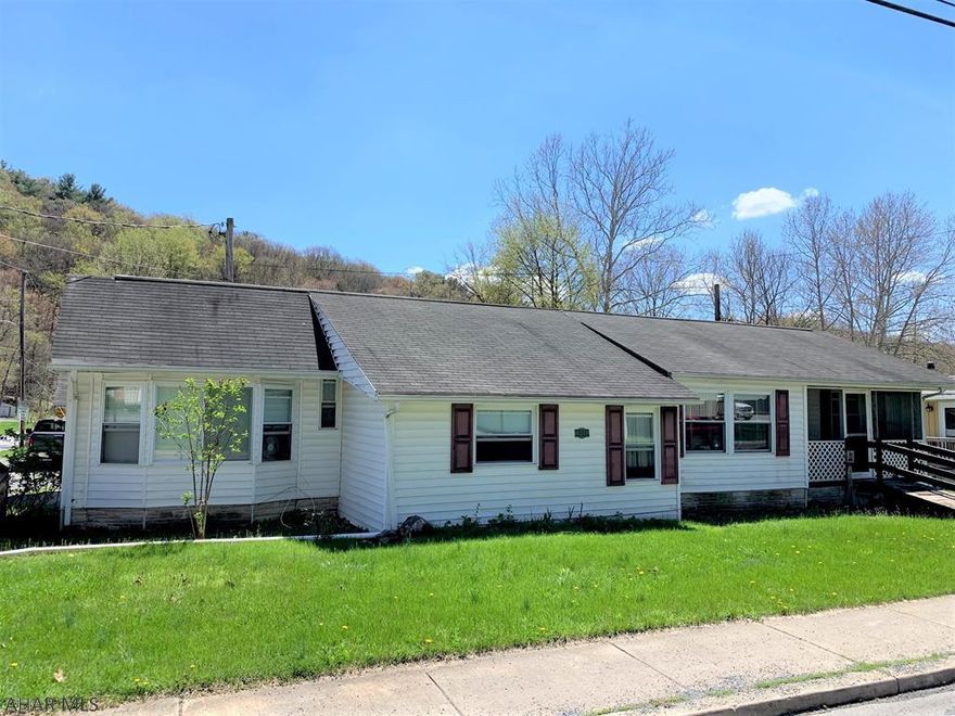 Nicely maintained single-wide mobile home with additions located in the Coaldale Borough. Home offers three bedrooms, living room, kitchen with eat-in area, full bath and a laundry area. Level .25 acre corner lot with off-street parking and two sheds. Oil forced air, central air conditioning and 100-amp breakers. Vinyl sided, replacement windows, and a shingle roof.