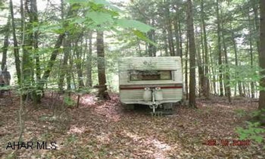 29 ft Terry camper on 2 lots (wooded), Sleeps 6 1989 29ft. Terry camper on 2 deeded wooded secluded lots. Sleeps 6. All the amenities of Glendale yearound.second lot is on C-129 Dutch Run Oval.
