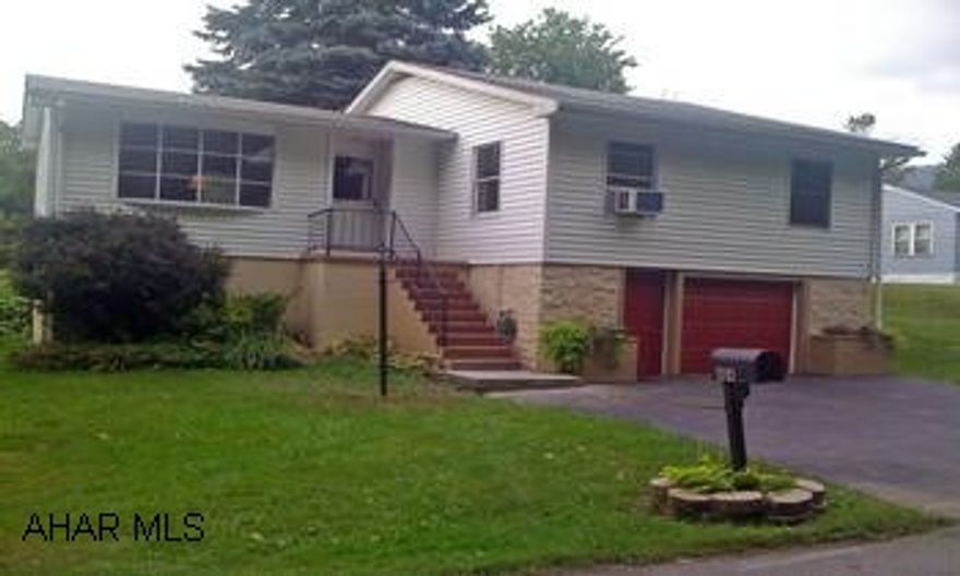 Fantastic Ranch on a quiet street! Stainless steel range & refrigerator, 1st floor laundry w/ front loader washer/dryer included. Spacious living room w/ gas fireplace. Great covered patio. "Super Low Taxes. Call Aaron @ 207-6267 Fantastic Ranch on a private lot! Stainless steel range & refrigerator, 1st floor laundry w/ front loader washer/dryer included. Spacious living room w/ gas fireplace. Great covered patio. "Super Low Taxes. Call Aaron @ 207-6267