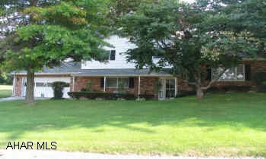 Penn Farms Area!! Hollidaysburg Schools! Meticulous multi-level 3 bedrooms, 2.5 baths, living room with fireplace, formal dining room, den/office with built-in desks, 2 zone hot water heat, whole house fan, large 2 car garage, 97x111 irr lot, shed Penn Farms Area!! Hollidaysburg Schools! Meticulous multi-level 3 bedrooms, 2.5 baths, living room with fireplace, formal dining room, den/office with built-in desks, 2 zone hot water heat, whole house fan, large 2 car garage, 97x111 irr lot, shed, dead-end street.