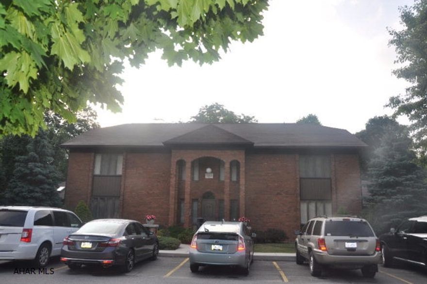 Beautiful and bright, 2 bedroom condo in desirable area. It offers beautiful hardwood, ceramic tile, sunken bonus room, and secured common area. It also has 1 1 car garage plus storage. It is located on the second floor and includes chairlift