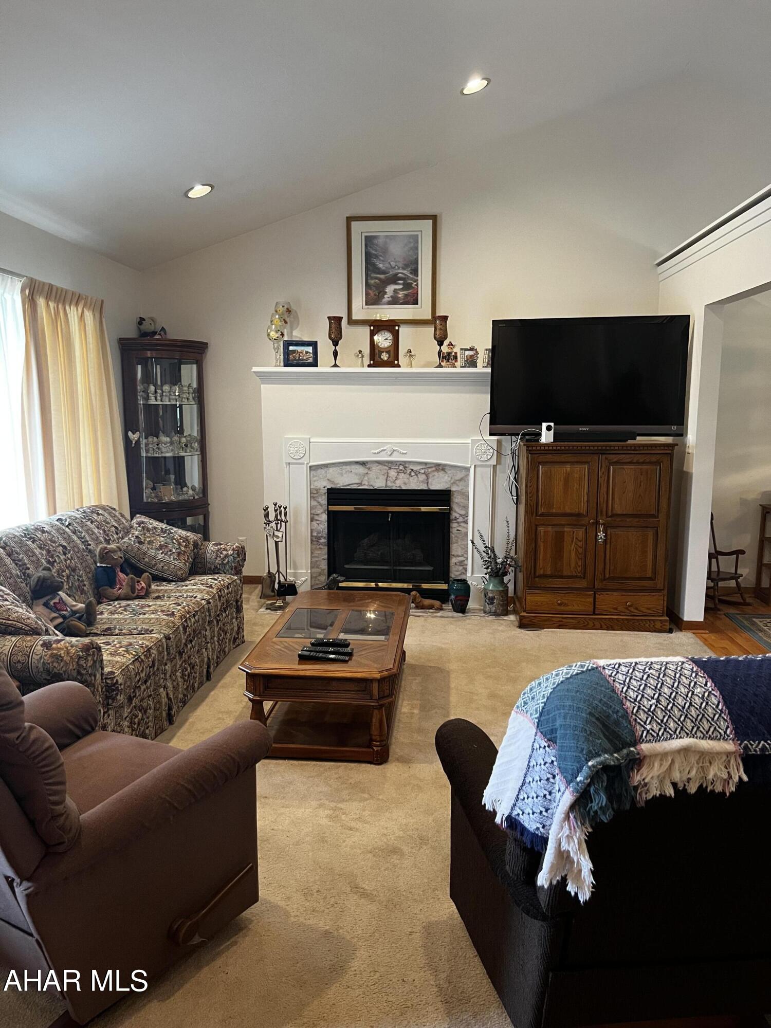 Hallowdale Estates - Residential