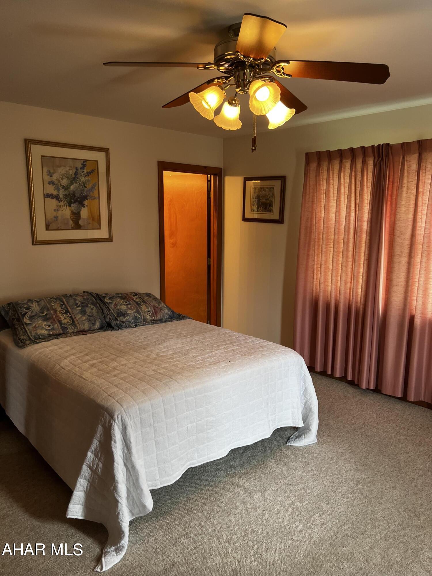 Hallowdale Estates - Residential