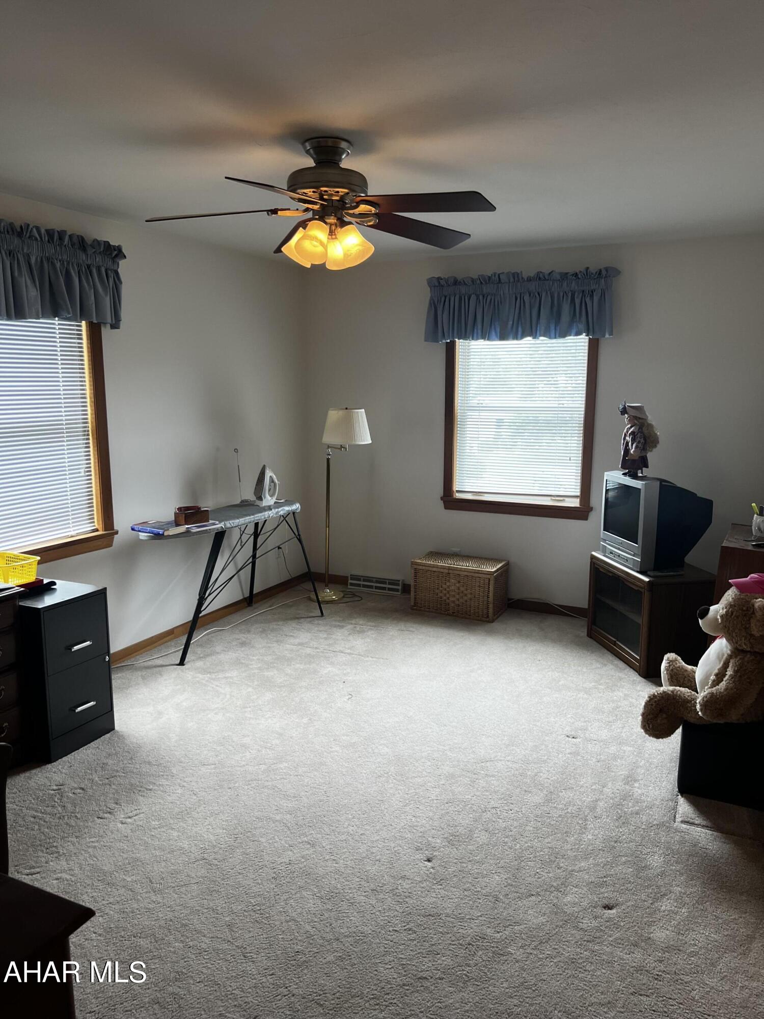 Hallowdale Estates - Residential