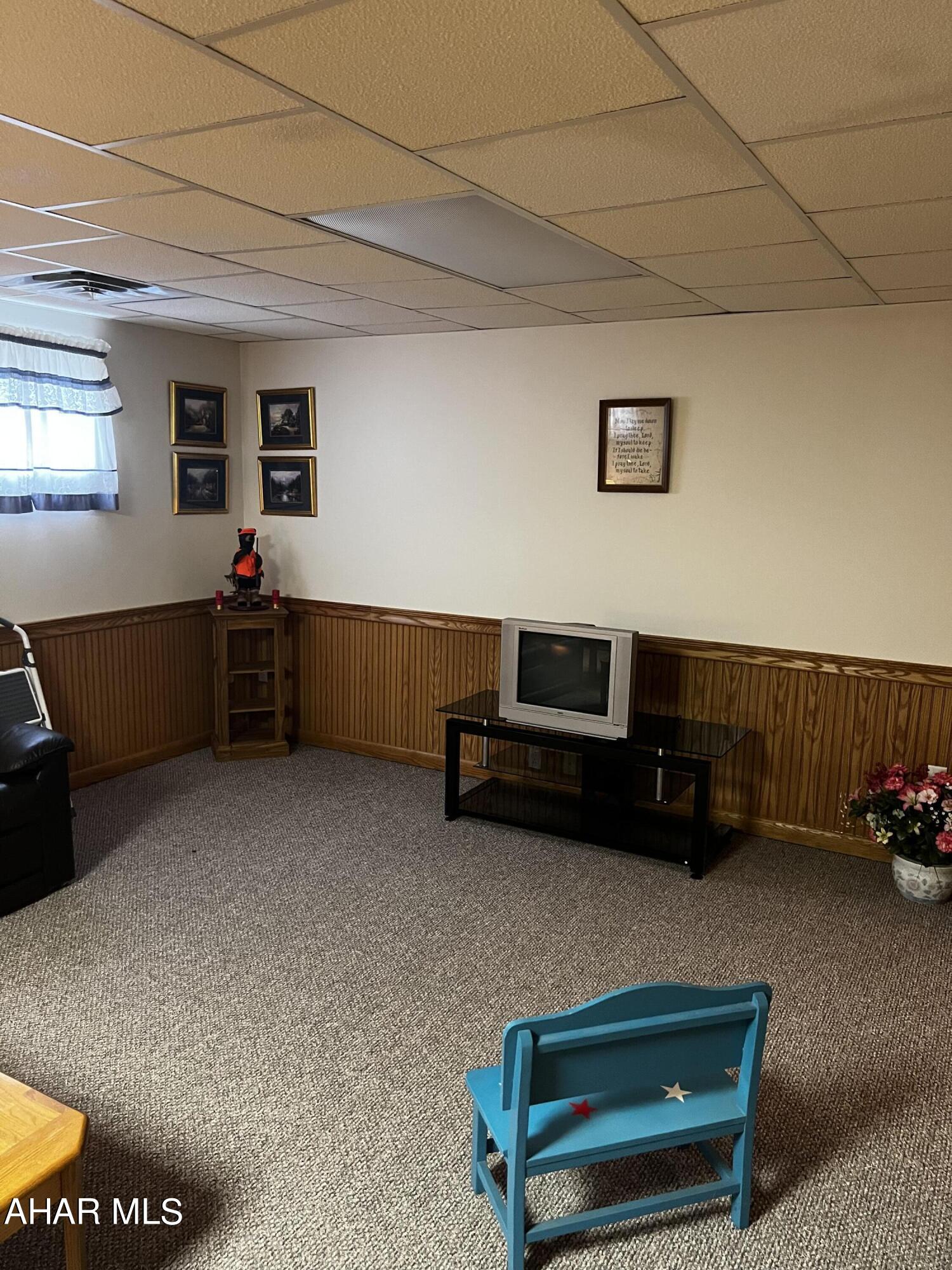 Hallowdale Estates - Residential