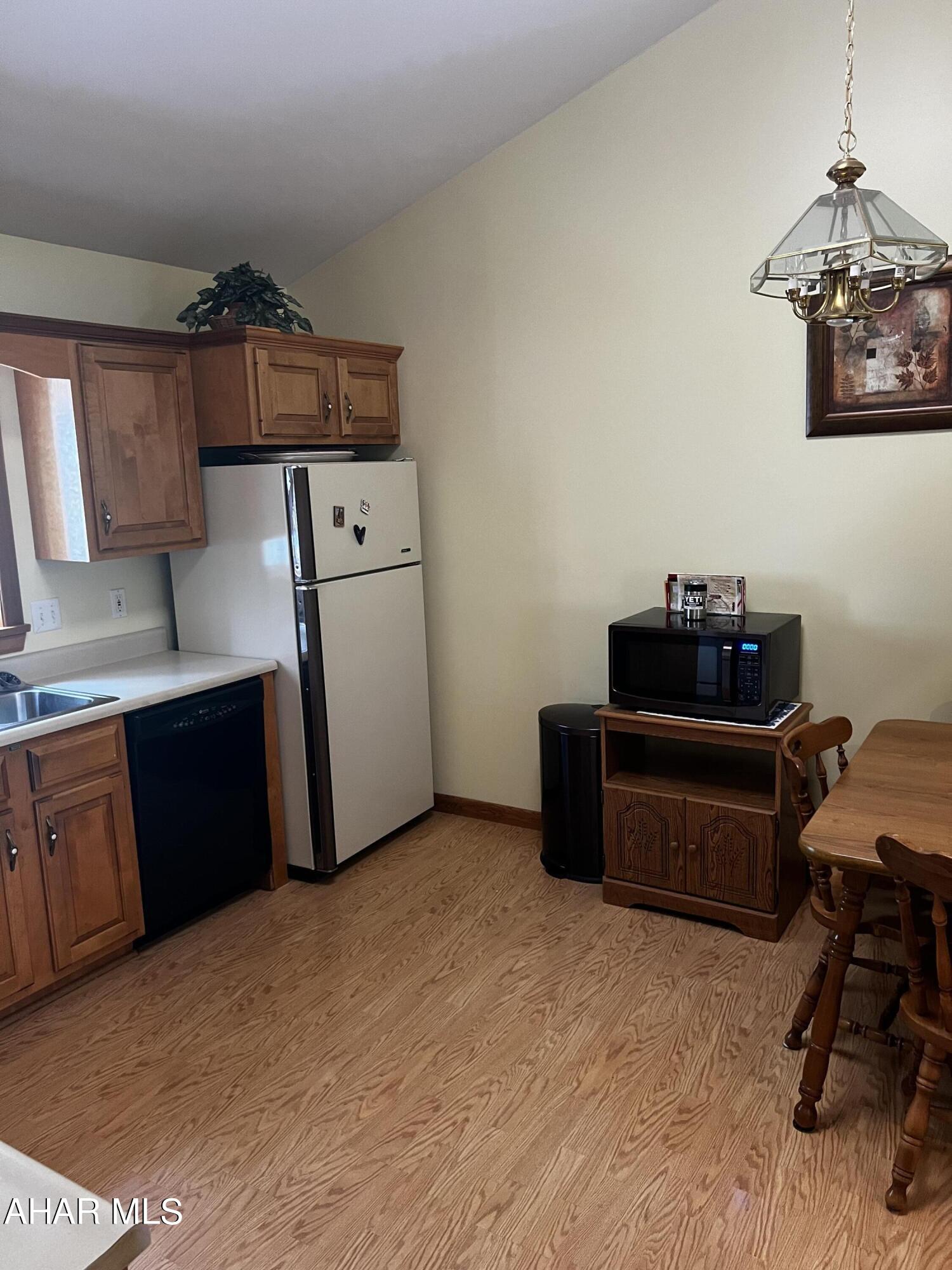 Hallowdale Estates - Residential