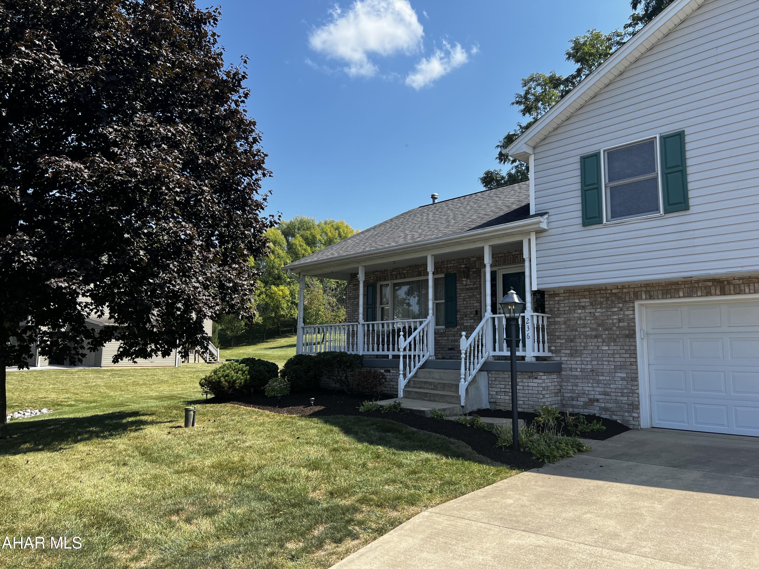 Hallowdale Estates - Residential