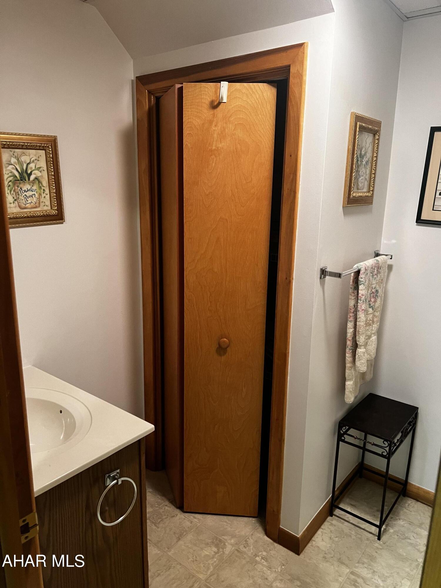 Hallowdale Estates - Residential