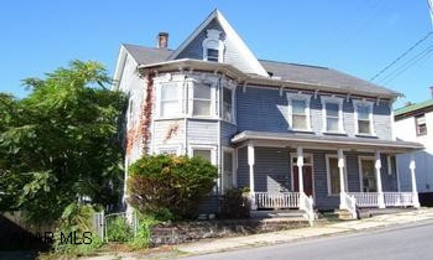 Good investment property,  3 unit apartment building.  (1) two bedroom apartment, (2) one bedroom apartments.  Tenant in 1 bedroom apartment. Good investment property, 3 unit apartment building.  (1) two bedroom apartment, (2) one bedroom apartments.  Tenant in 1 bedroom apartment.