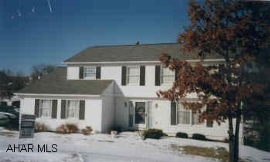 LOVELY 4 BEDROOM SPACIOUS 2 STORY IN ORIGINAL BRENTWOOD SECTION OF PENN FARM ESTATES. LARGE CORNER LOT. WON'T LAST!