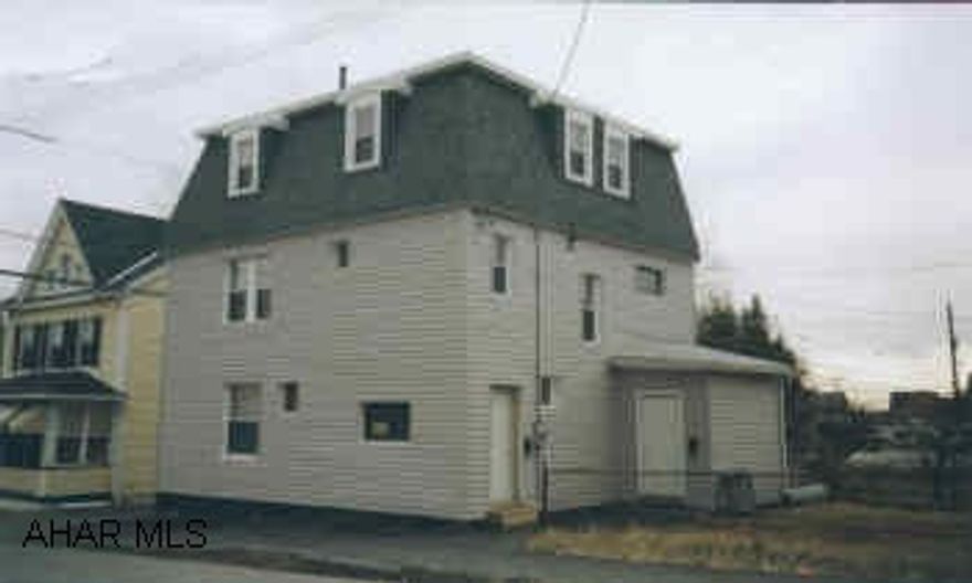 NICE INVESTMENT PROPERTY. GOOD INCOME PRODUCER. GOOD MECHANICS. TOTALLY RENOVATED. NEW SIDING, ROOF, CARPET, PAINT, FURNACE. GREAT FOR COLLEGE STUDENTS. POSSIBLE 5TH BEDROOM ON SECOND FLOOR.