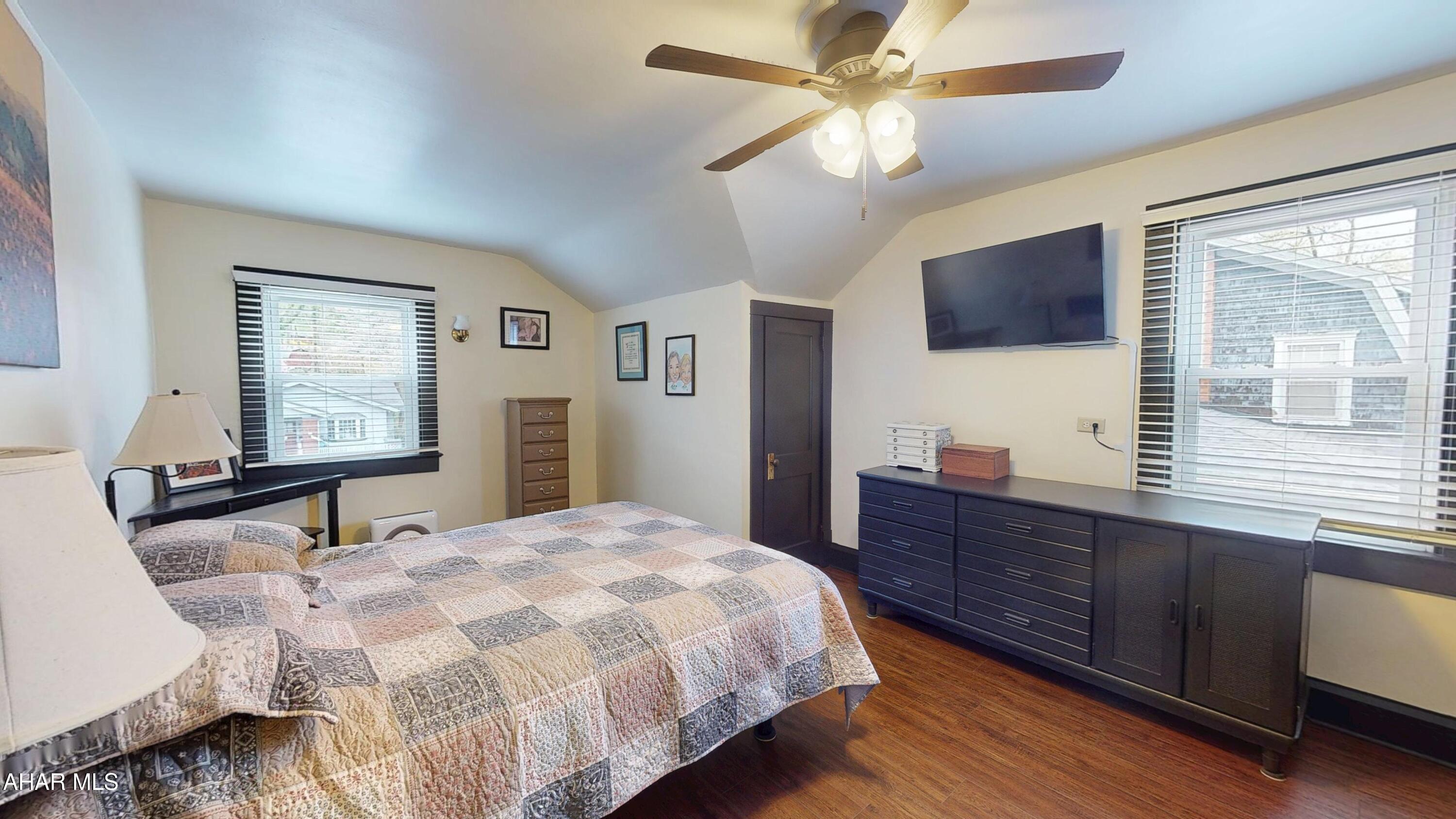 Llyswen - Residential