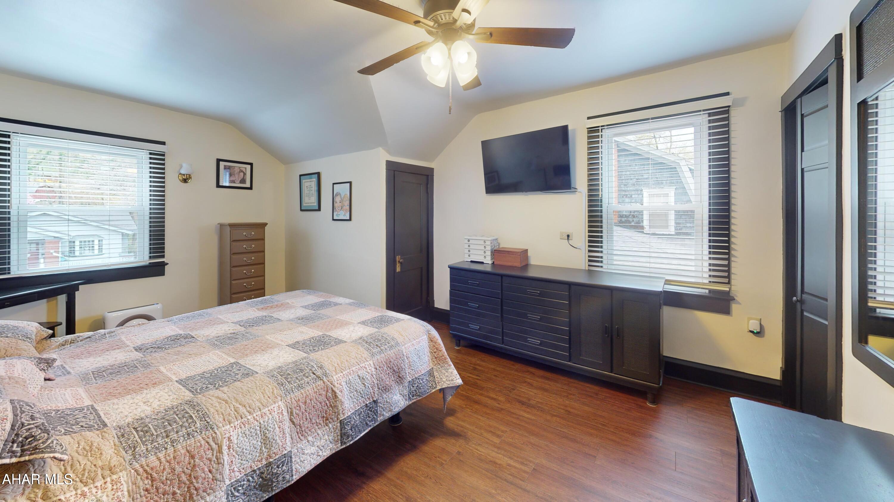 Llyswen - Residential