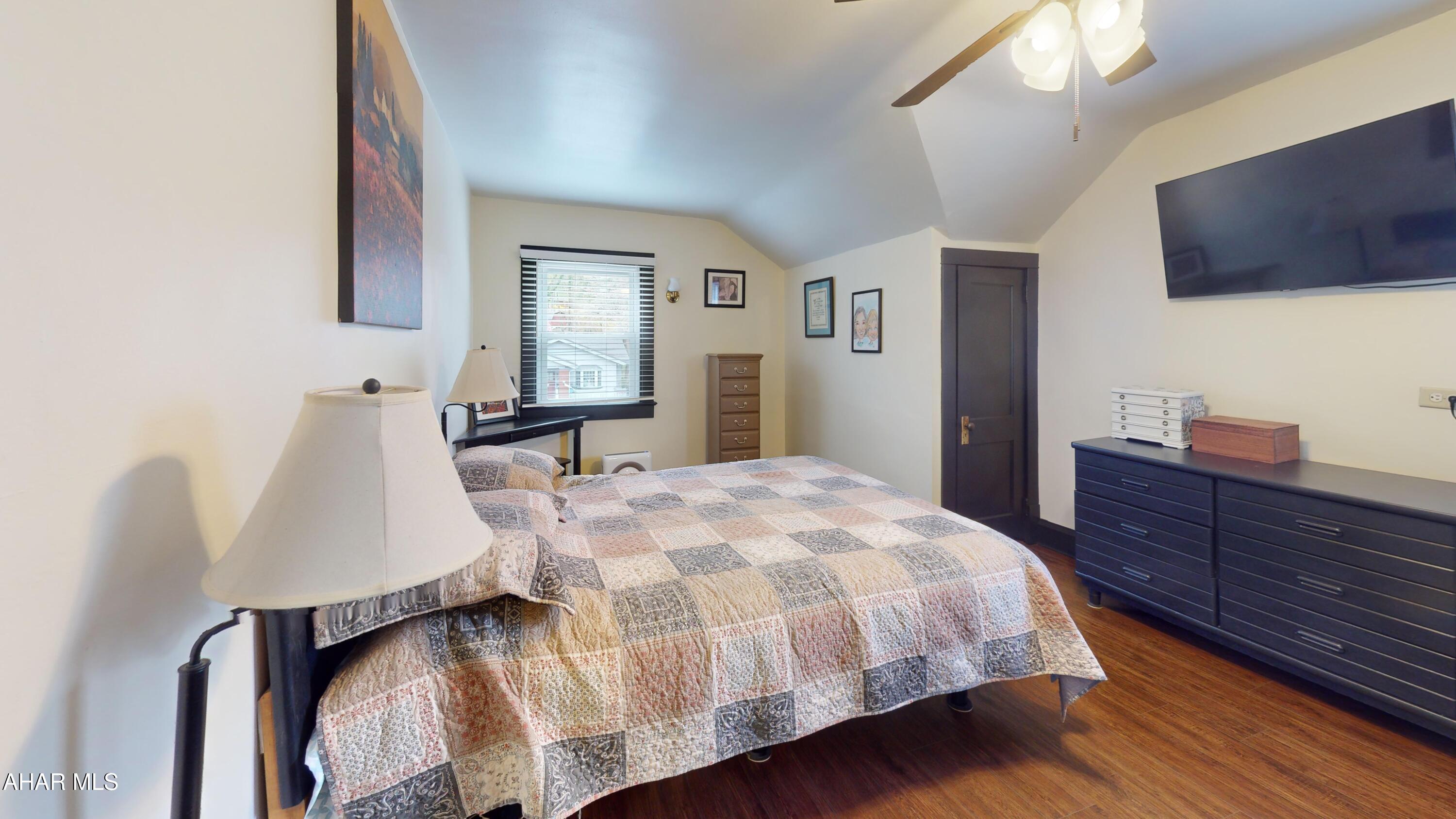 Llyswen - Residential