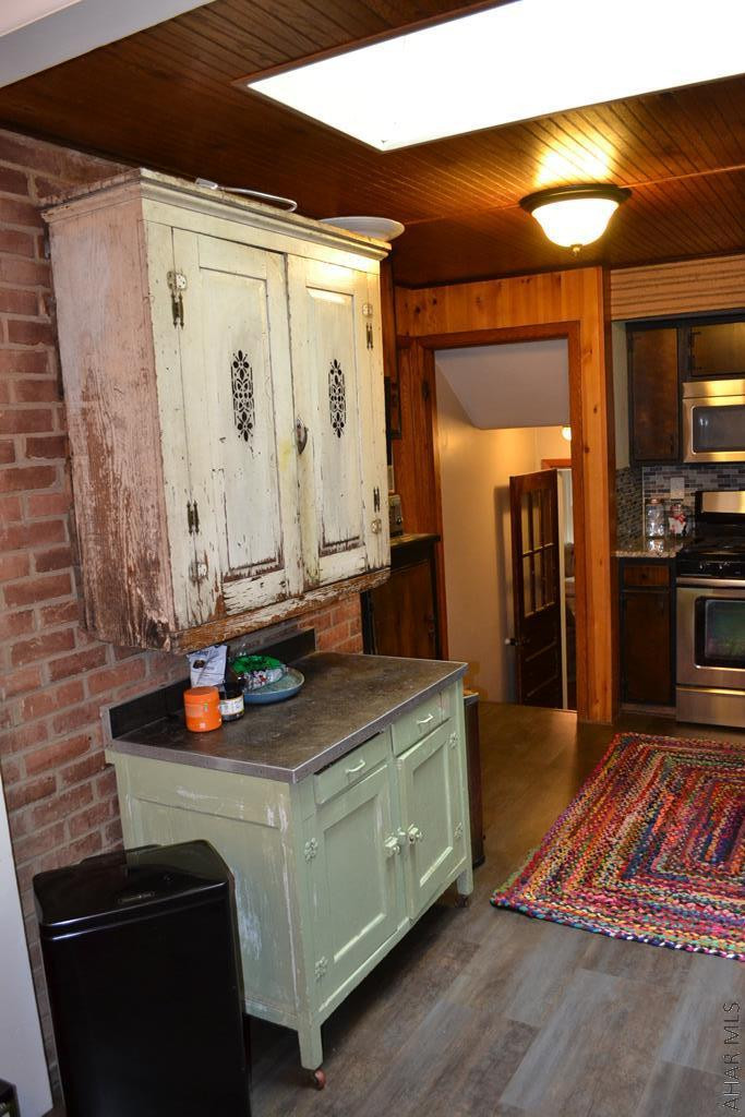 Lower Brush Mountain Road - Residential