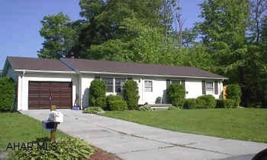 CLEAN 3 BED RANCH. ALL APPLIANCES, SHED, DECK. BORDERED BY WOODS AND STREAM. PRIVATE & QUIET. DARLA 934-4663 PRIVATE DEAD END STREET BORDERED BY WOODS AND STREAM. 3 BED WITH ALL APPLIANCES, SHED, AND GARAGE. CALL DARLA 934-4663.
