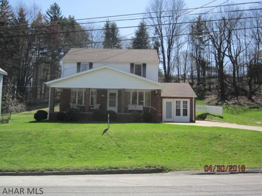 Listing agent is owners son-in-law.Driveway is shared with the neighbor.The house and double lot(120' x 150') next to this property is for sale for $10,000.The house needs torn down.