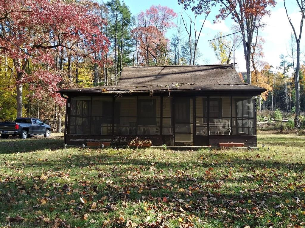 Sinking Valley - Land