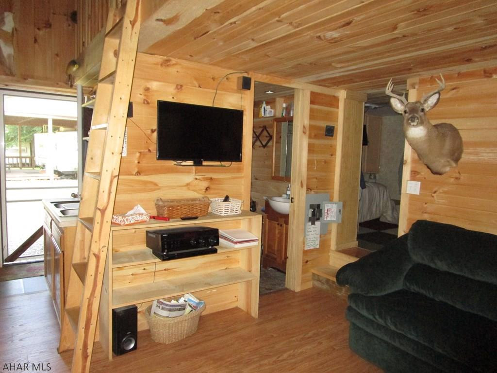 Glendale Yearound - Residential