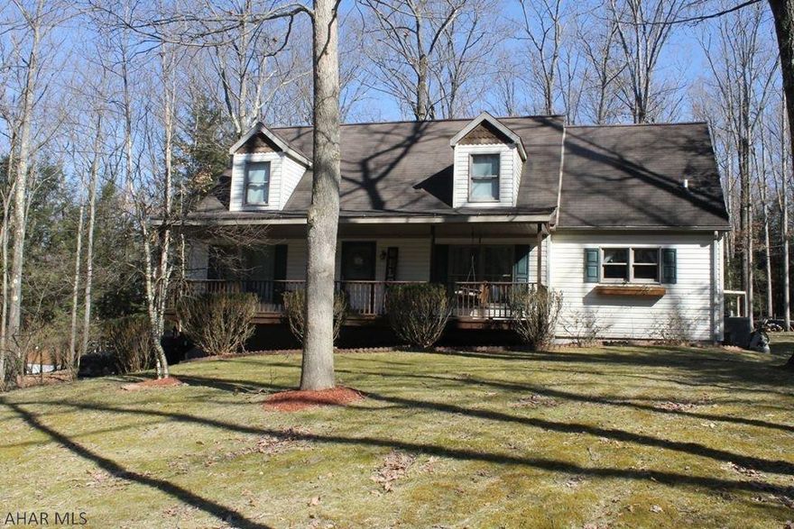 Spacious vinyl sided well maintained solid  home with 2x6 exterior walls,Superior basement walls in Glendale Yearound with great floorplan featuring 3 bedrooms,formal dining room,2.5 baths with Jacuzzi, rec room and basement garage. There is also a level back yard with an incredible woods view. Association provides swimming,fishing,hiking, gated security and many other amenities