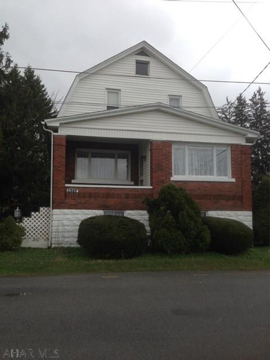 3 Bedroom all brick home offers first floor bedroom, 150 front & 127 deep flat lot. This beautiful home is ready to move in with central air, upgraded electric and furnace.