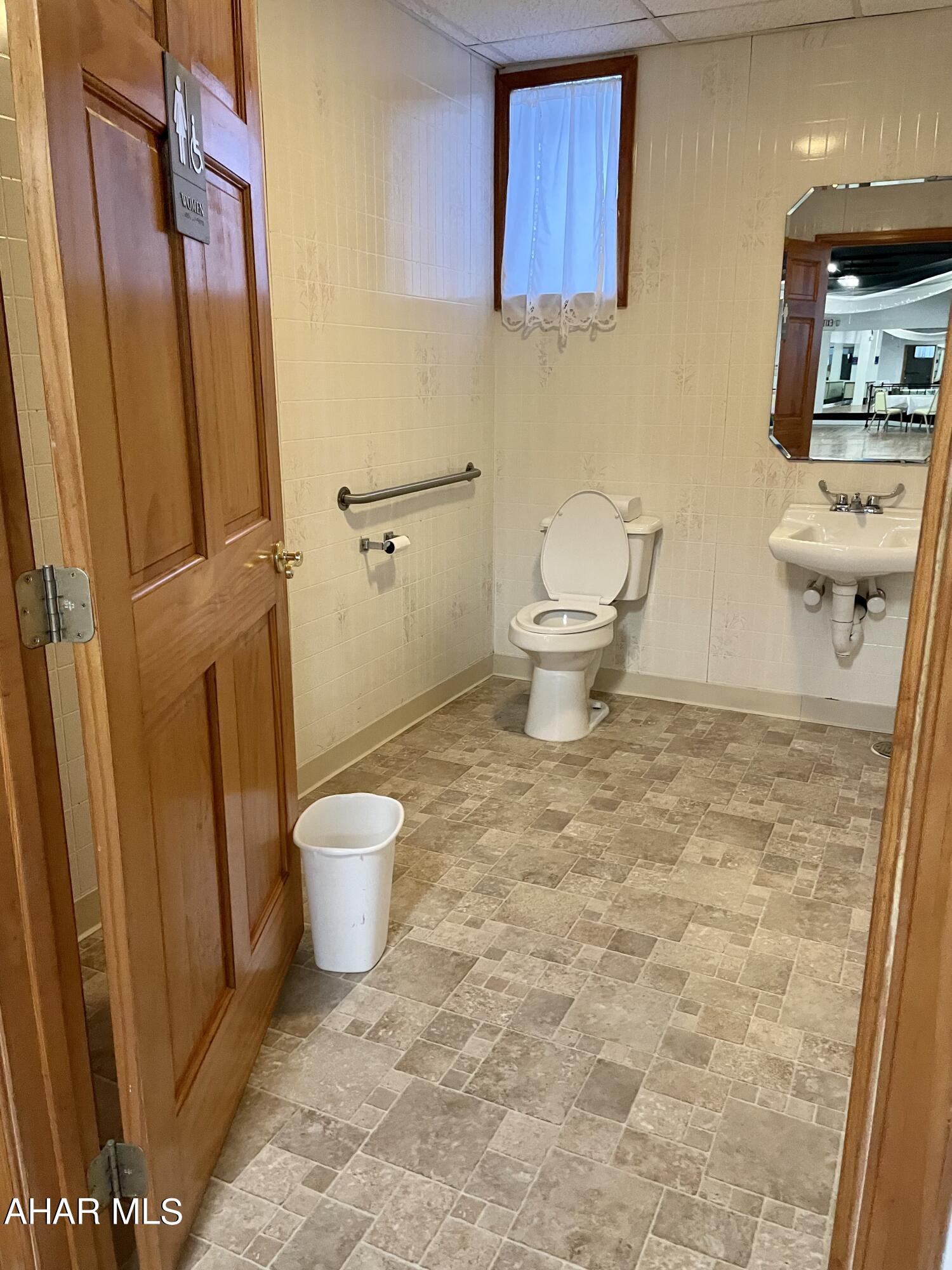 None - Commercial Lease